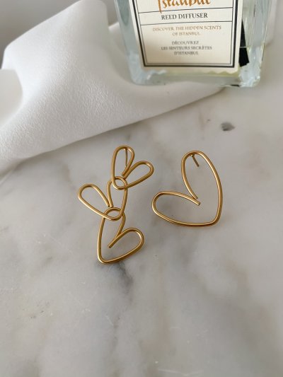 Gold Tasarım Çoklu Kalp Küpe