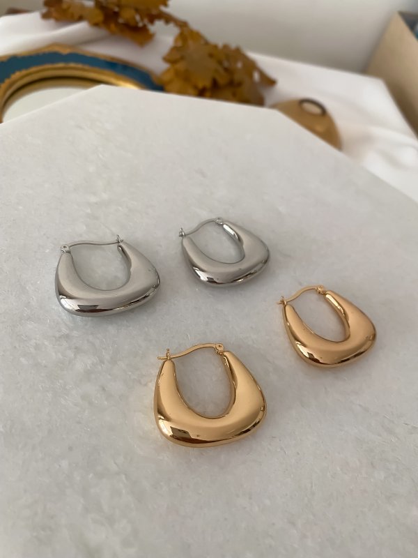 Oval Alttan Bombeli Gold Halka Küpe