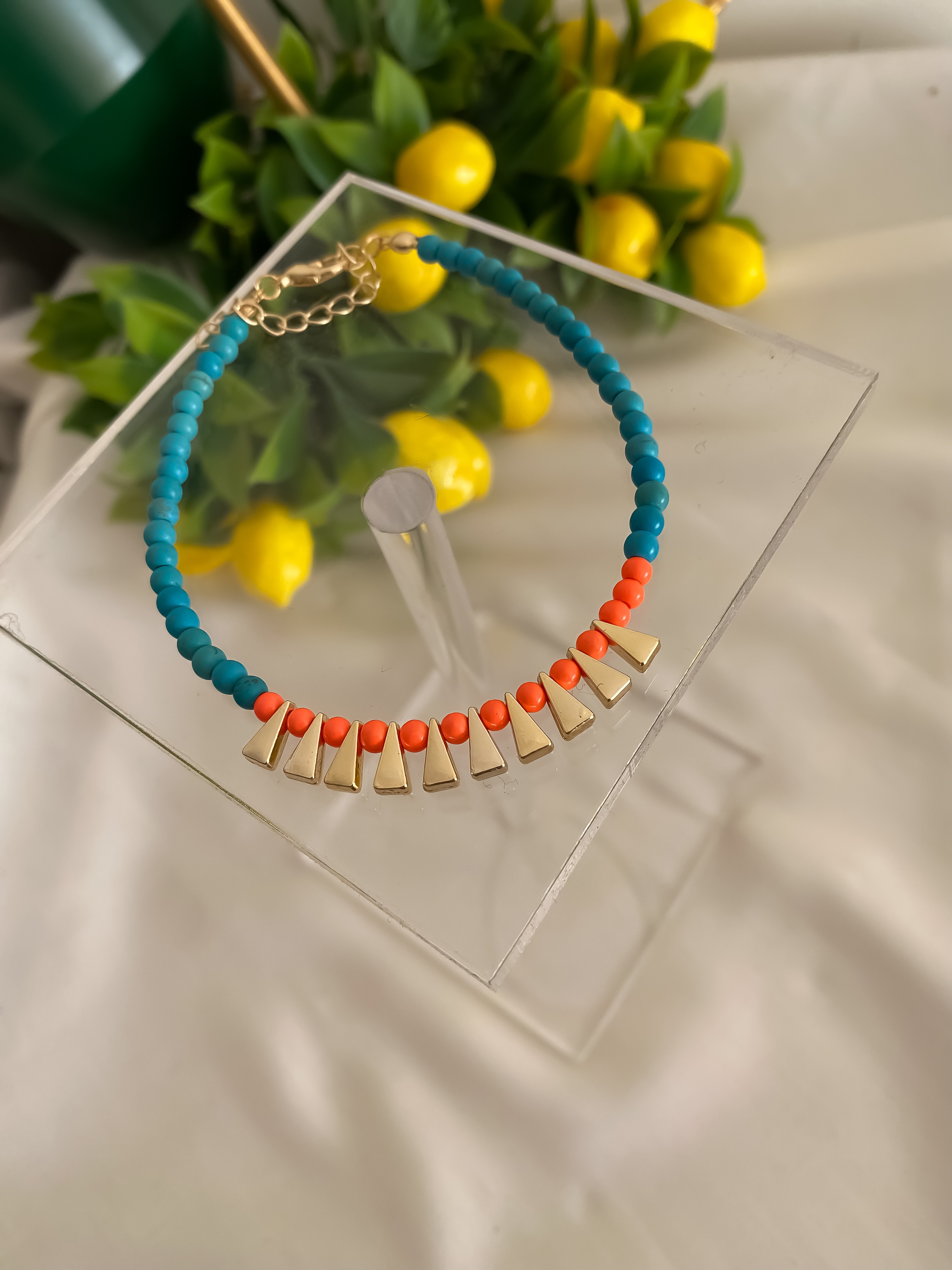 Renkli BOncuklu Gold Ters Üçgen Sallantılı Halhal ( 27 Cm )