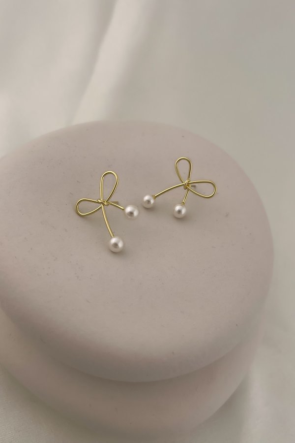 Top İnci Detay Fiyonk Model Küpe