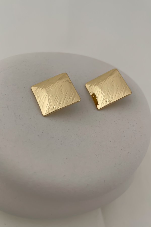 Gold Tırtıklı Kare Plaka Küpe