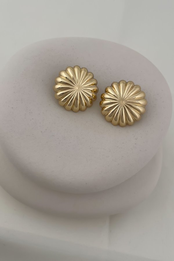 Gold Plaka Çiçek Küpe