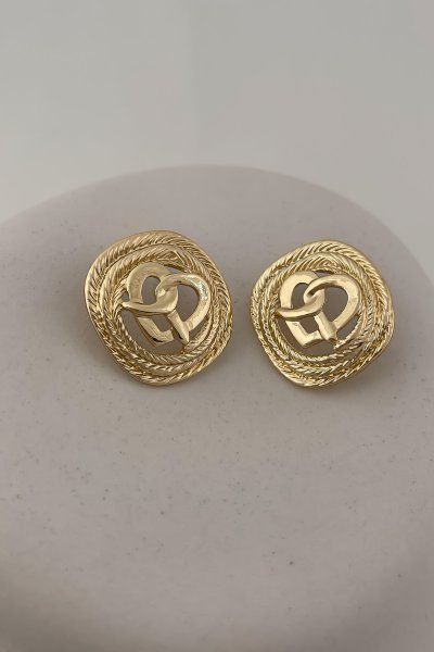 Gold Plaka İçi Kalp Figür Küpe