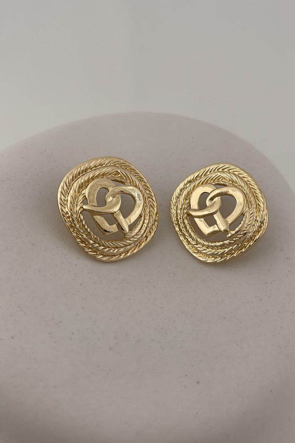 Gold Plaka İçi Kalp Figür Küpe