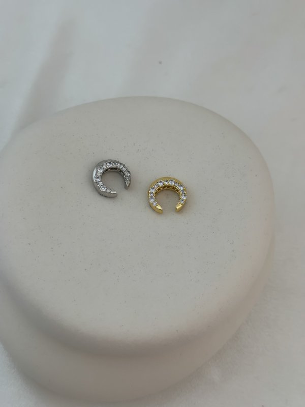 Özel Seri Daire Zirkon Taşlı Bombeli Plaka Ay Figür Kıkırdak Küpe