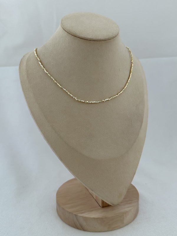 Gold Mini Küp Plaka Sıralı Kolye (46 Cm)