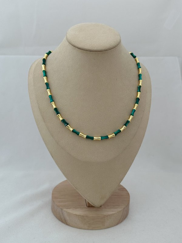 Kemik Model Yeşil Sedef Ve Plaka Sıralı Kolye (45 Cm)