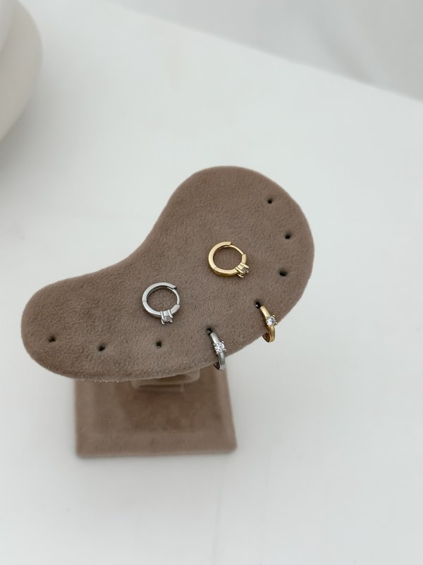 Özel Seri Nokta Taşlı Minimal Halka Küpe (İç Çap:8 Mm)