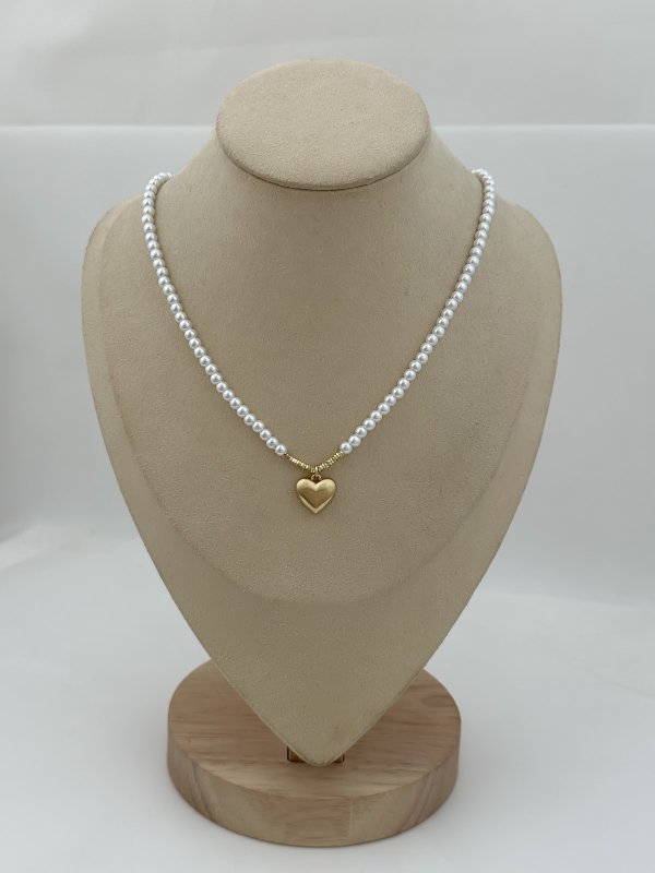 Mini Top İnci Sıralı Gold Küp Plaka Detay Kalp Figür Kolye (46 Cm)