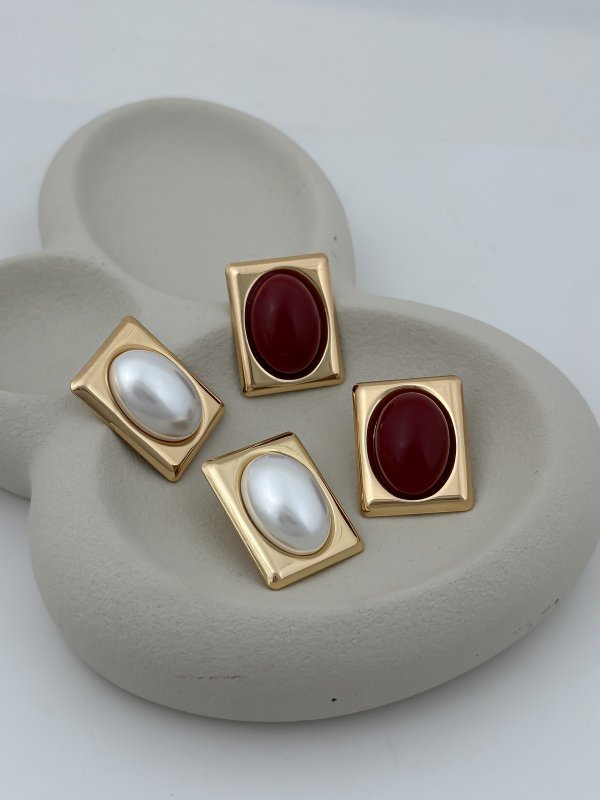 Renkli Oval Taşlı Plaka Kenar Dikdörtgen Model Küpe
