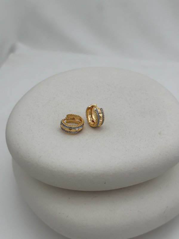 Özel Seri Zirkon Taşlı İki Renkli Kabartmalı Plaka Detay Halka Küpe (İç Çap:1.1 Cm)