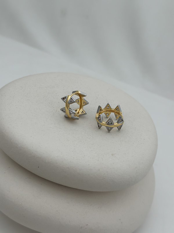 Özel Seri Baget Taşlı Üçgen Çivi Model İki Renkli Halka Küpe (İç Çap:1.7 Cm)