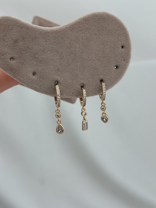 Özel Seri Gold Baget Taşlı Figür Sallantılı Üçlü Set Küpe