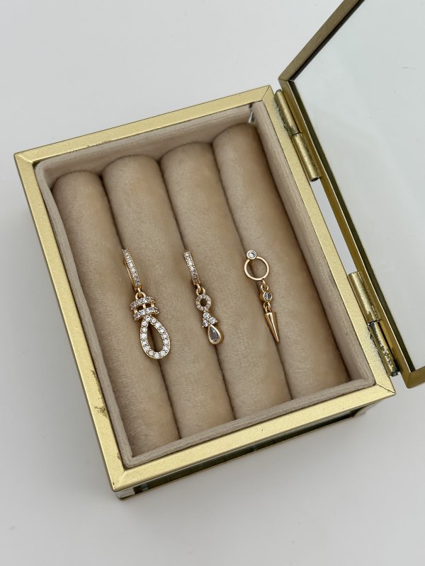 Özel Seri Gold Zirkon Taşlı İçi Boş Damla Figür Sallantılı Üçlü Set Küpe