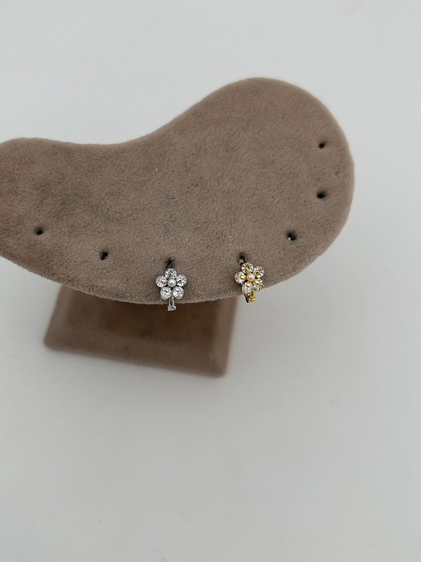 Çelik Mini Top İnci Detay Zirkon Taşlı Çiçek Halka Piercing (6mm)