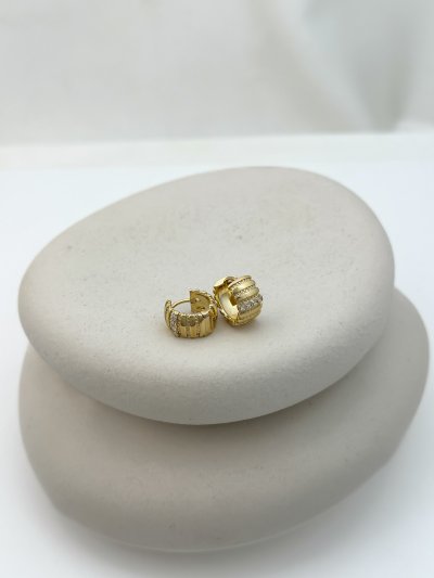 Özel Seri Desenli Geniş Plaka Zirkon Taş Sıralı Halka Küpe (İç Çap:1cm).