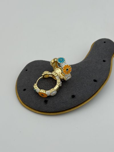 Özel Seri Beyaz Mineli Turuncu Turkuaz Çiçek Detay Halka Küpe (İç Çap:1.5cm)