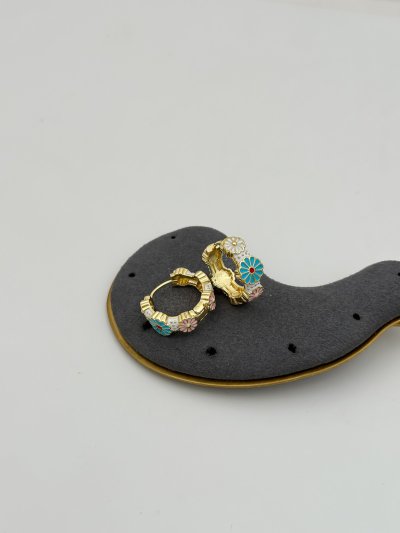 Özel Seri Beyaz Mineli Pembe Turkuaz Çiçek Detay Halka Küpe (İç Çap:1.5cm)