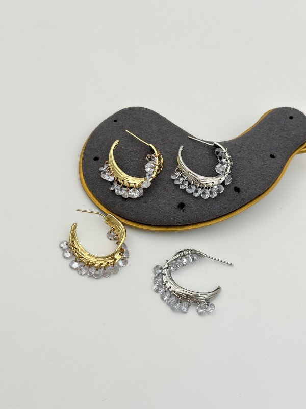 Özel Seri Tek Taş Sallantılı Asimetrik Tırtıklı Plaka Daire Model Küpe