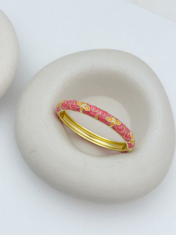 Özel Seri Pembe Mine Üzeri Sarı Çiçek Figür Kelepçe Bileklik ( İç Çap: 6 Cm )