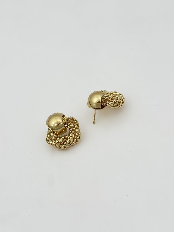 Gold Topçuk Görünüm İç İçe Geçmeli Daire Küpe