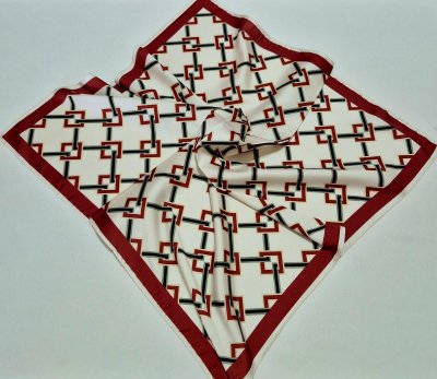 Kare Figür Bordo Şerit Kenar Fular ( 60 * 60 )
