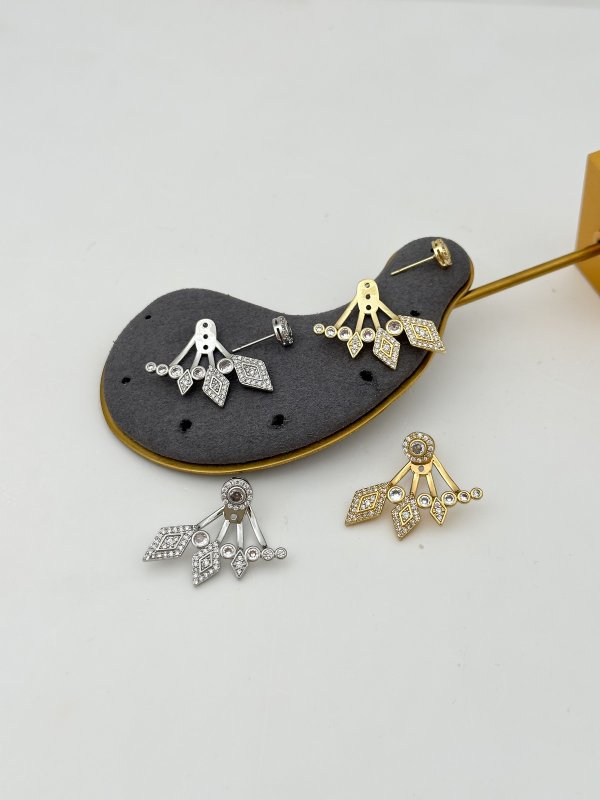 Özel Seri Baklava Desen Nokta Taş Detay Çoklu Görünüm Küpe