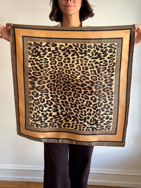 Leopar Desen Fular ( 70 * 70 )