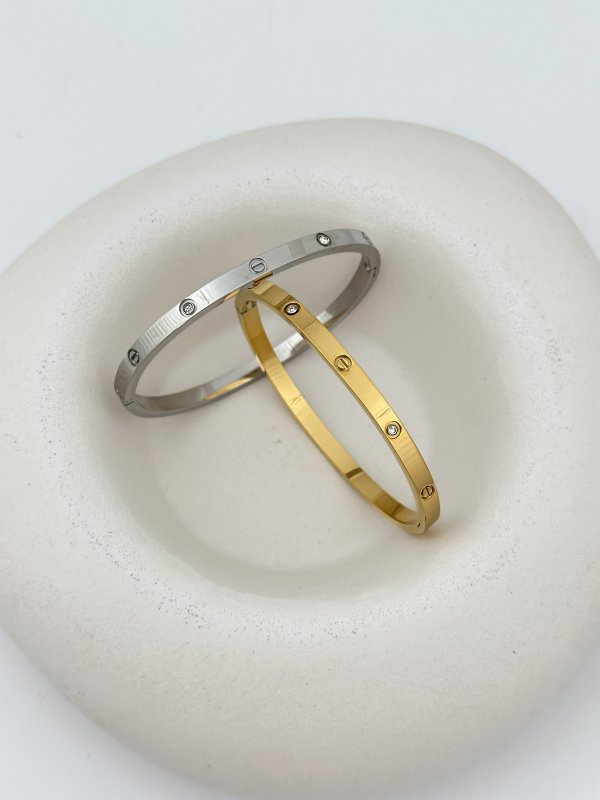 Çelik Bebe Boy İnce Model Taşlı Marka Kelepçe Bileklik ( İç Çap : 5.5 Cm )