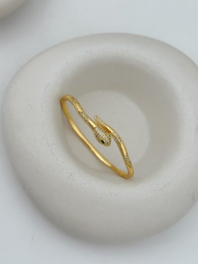 Özel Seri Zirkon Taşlı Kıvrımlı Yılan Model Kelepçe Bileklik ( İç Çap : 5.8 Cm )