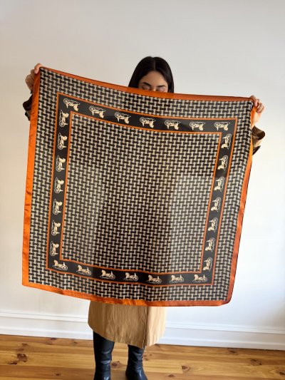 Turuncu Kenar Kahverenk Fayton Detay Fular (90*90)