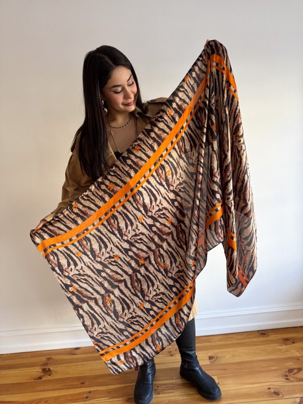 Turuncu Şerit Detay Leopar Desen Fular (90*180)