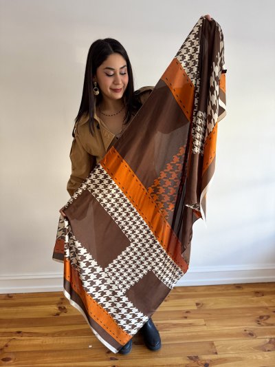 Kahverenk Kazayağı Desen Fular (90*180)