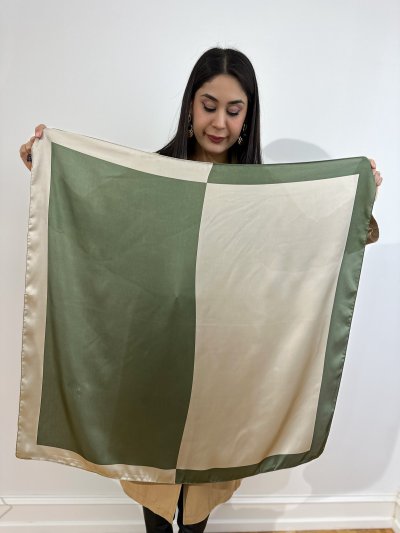 Yeşil Ve Beyaz Renk Detaylı Fular (90*90)