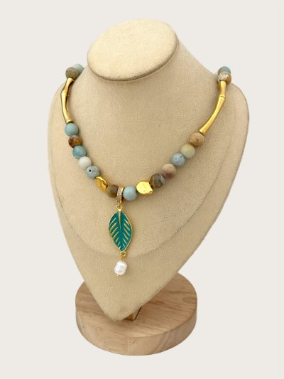 Gold Kemik Detay Yaprak Gerçek İnci Uç Sallantılı Fasetli Akik Taş Kolye (47 Cm)