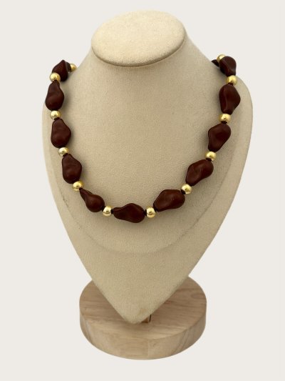 Gold Topçuk Detay Asimetrik Kahverengi Boncuk Kolye (55 Cm)