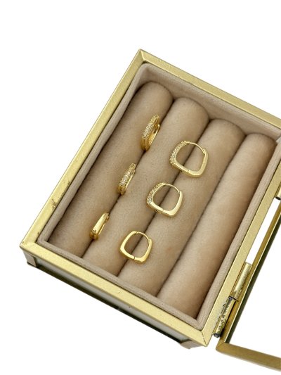 Özel Seri Kare Zirkon Taşlı Büyüklü Küçüklü Altılı Set Küpe