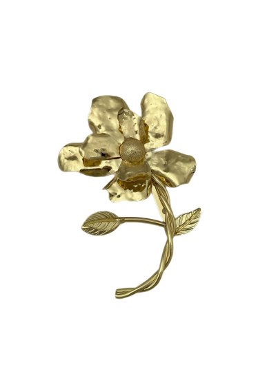 Gold Plaka Simli Görünüm Topçuk Detay Çiçek Broş