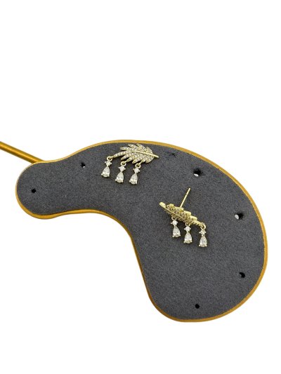 Özel Seri Damla Taş Sallantılı Yaprak Model Küpe