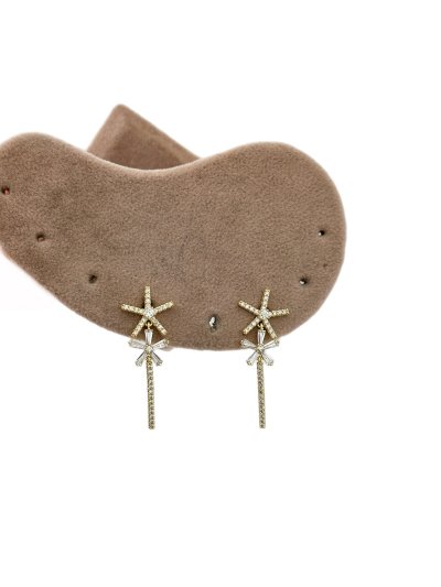 Özel Seri Zirkon ve Baget Taşlı Çiçek Figür Sallantılı Küpe