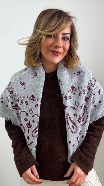 Gri Üzeri Bordo Etnik Desenli Kare Şal