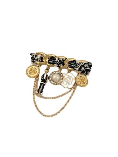 Gold Plaka İnci ve Gül Detay Çoklu Charm Sallantılı Püskül Detay Broş