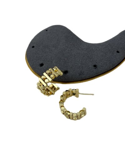 Özel Seri Çubuk Plaka ve Küp Sıralı C Model Halka Küpe