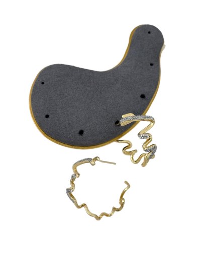 Özel Seri İki Renkli Zirkon Taşlı Kıvrımlı Küpe